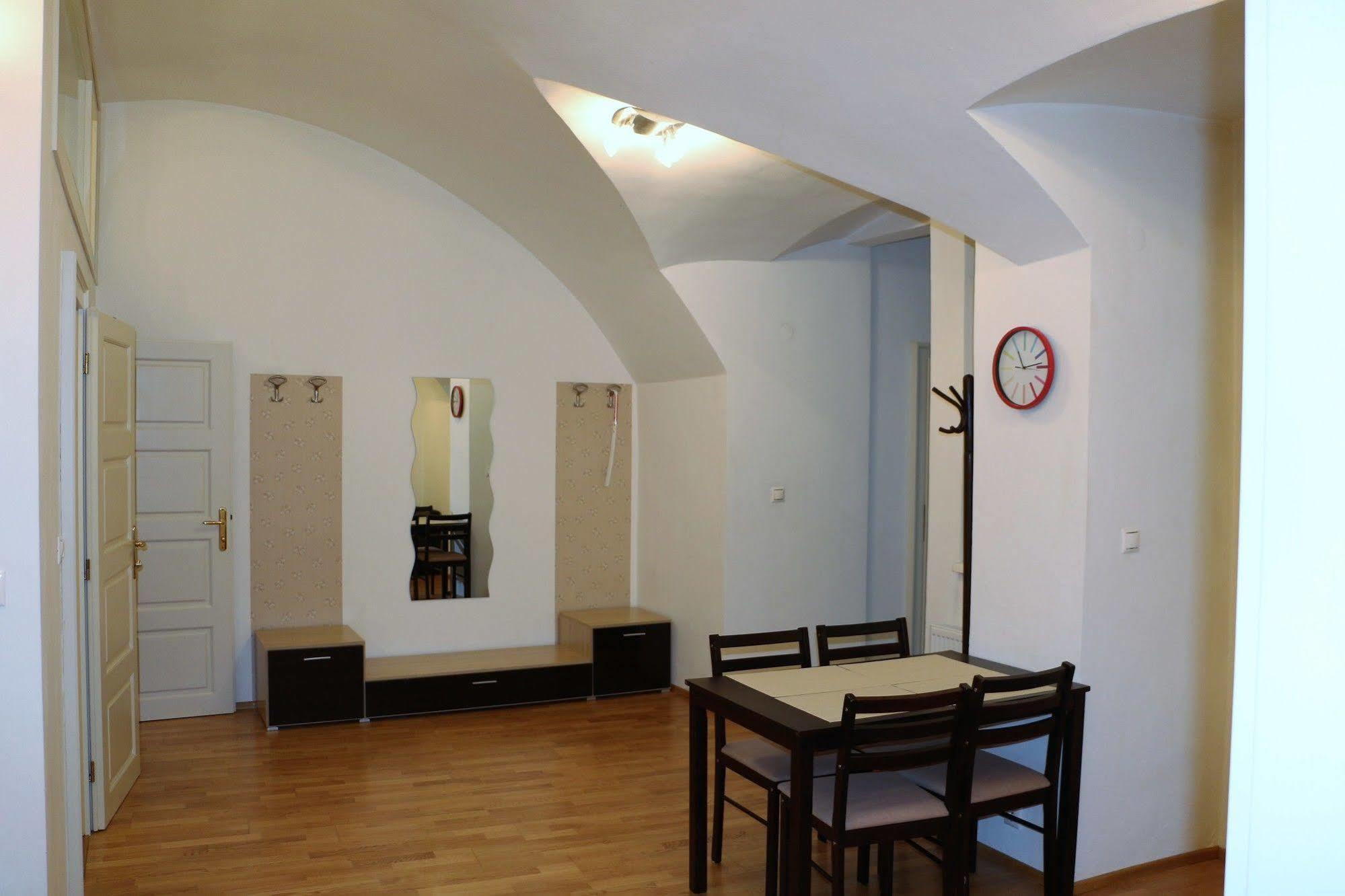 Central Apartmany Biela street Bratysława Zewnętrze zdjęcie