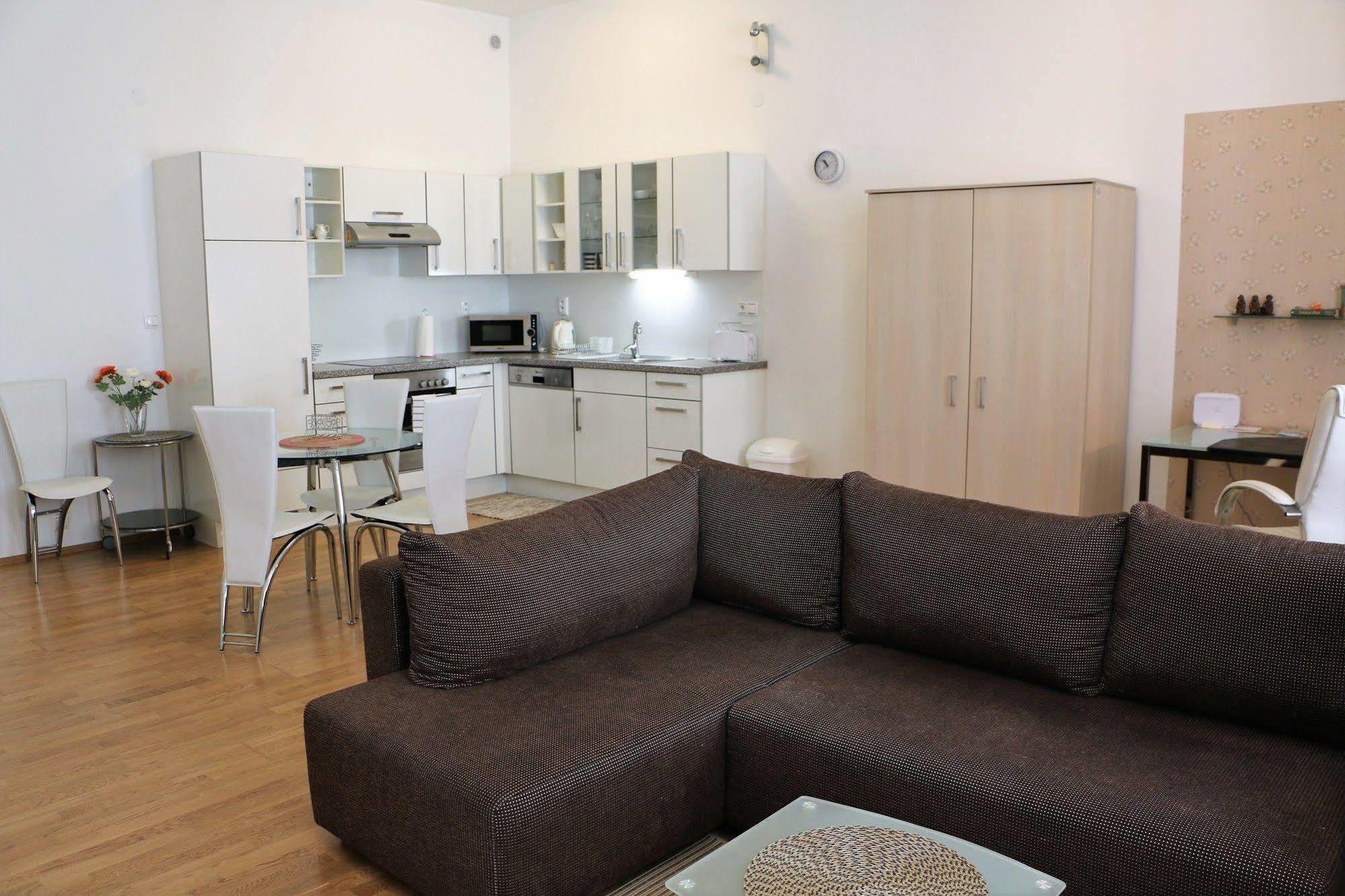 Central Apartmany Biela street Bratysława Zewnętrze zdjęcie